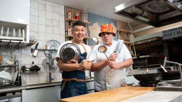Imatge del Ting i el Salva al Mercat del Fondo de Santa Coloma (Simón Sánchez)