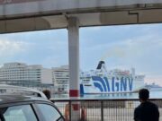Un camió es crema dins d’un ferri a Barcelona ple de passatgers en ruta cap a Palma