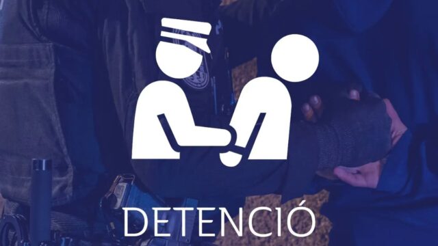 Imatge de la Policia Local de Santa Coloma de Gramenet per la detenció d'una persona per un delicte contra la salut pública